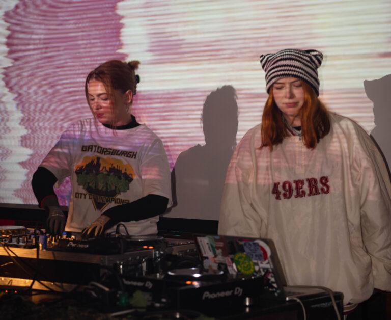 Asta Sandvad og Iben Simon, DJ og VJ - otwn
