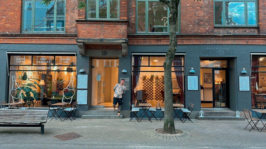 Benjamin Rosendal Mosskov fra Restaurant Værdsat, Restaurant Vestergade, Café Kongengsgade, VinoVærdsat og Restaurant Kratholm - otwn